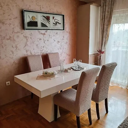 Family Star Apartman Apartment *