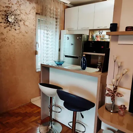 Family Star Apartman *